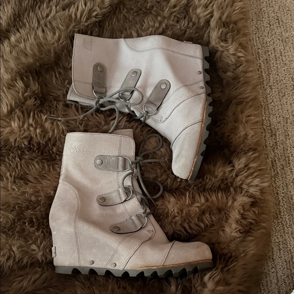 Sorel Wedge Lace-up Ankle Booties Size 9